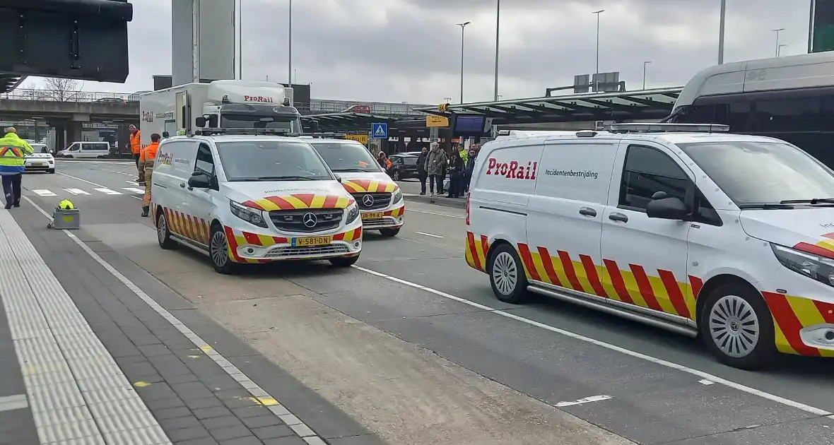 Treinverkeer Schiphol gestremd door aanrijding - Foto 5