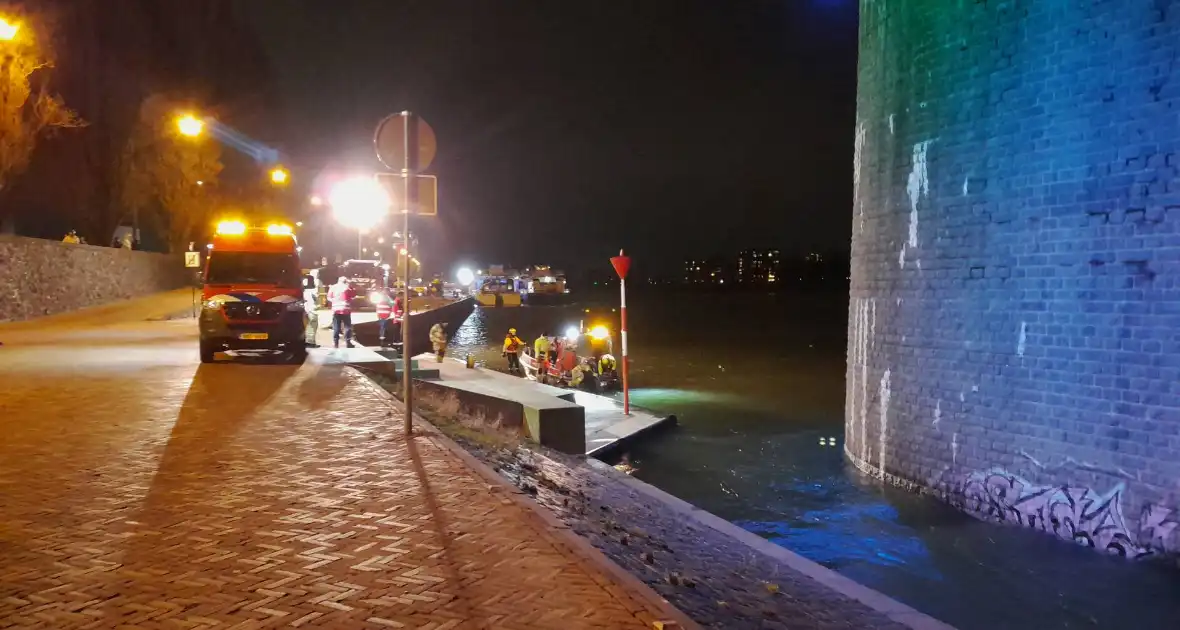 Zoektocht naar te water geraakt persoon