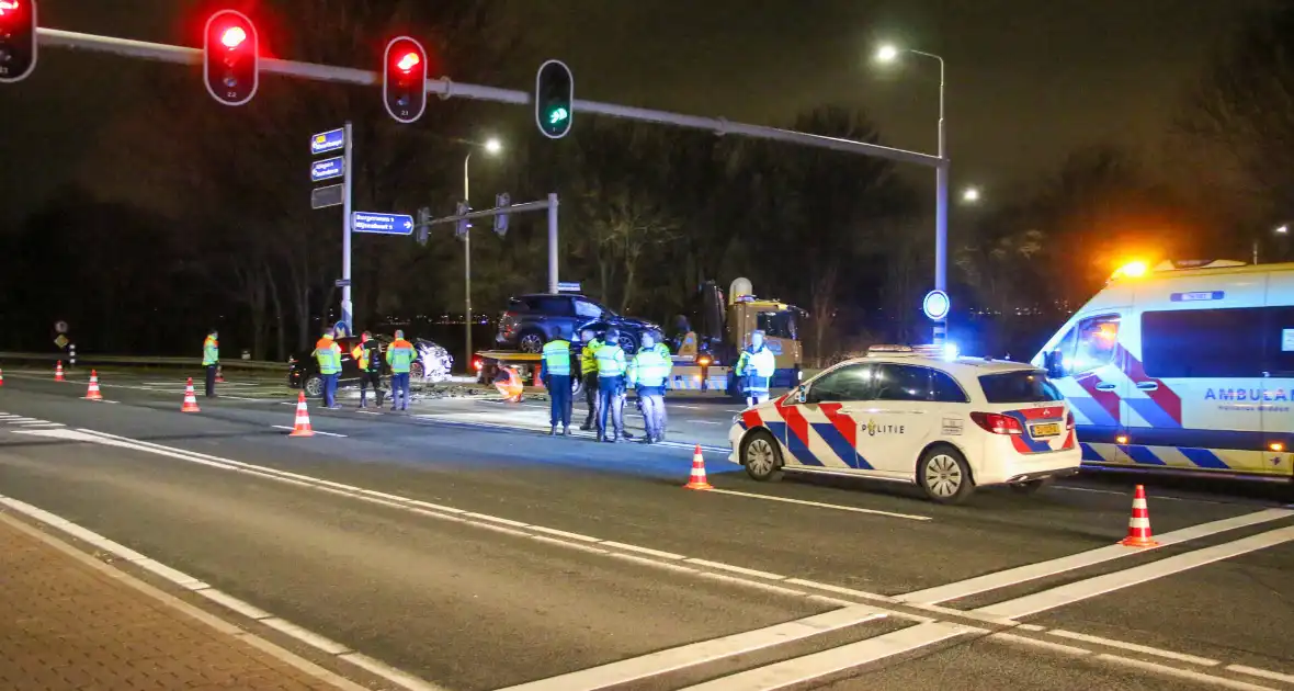 Meerdere gewonden bij fikse aanrijding