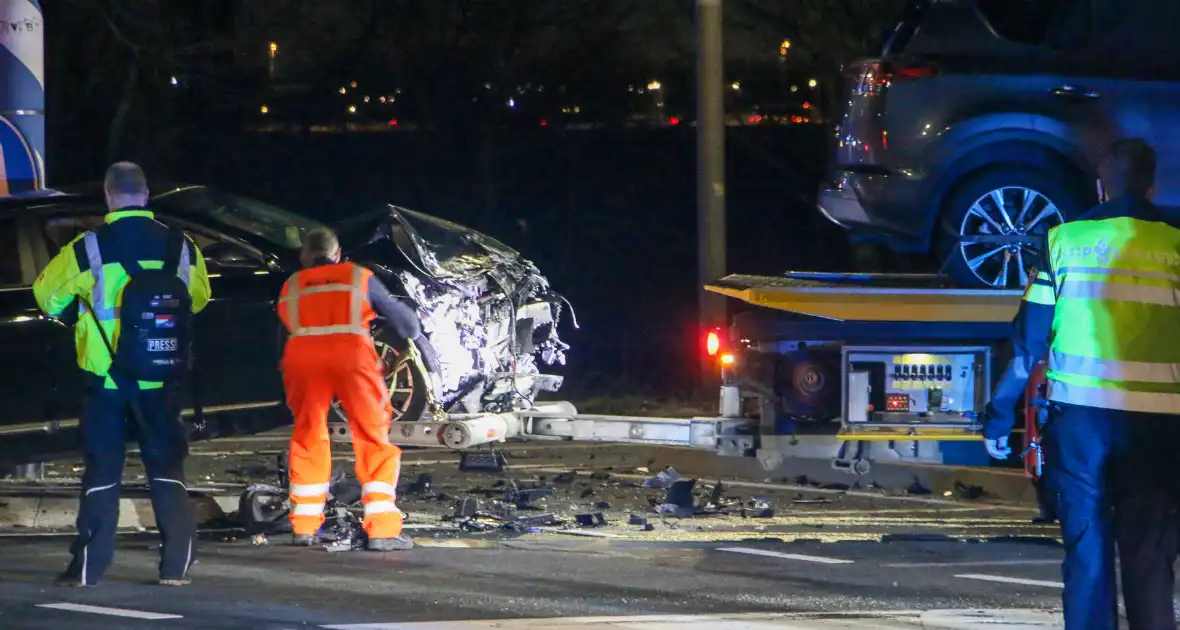 Meerdere gewonden bij fikse aanrijding - Foto 2