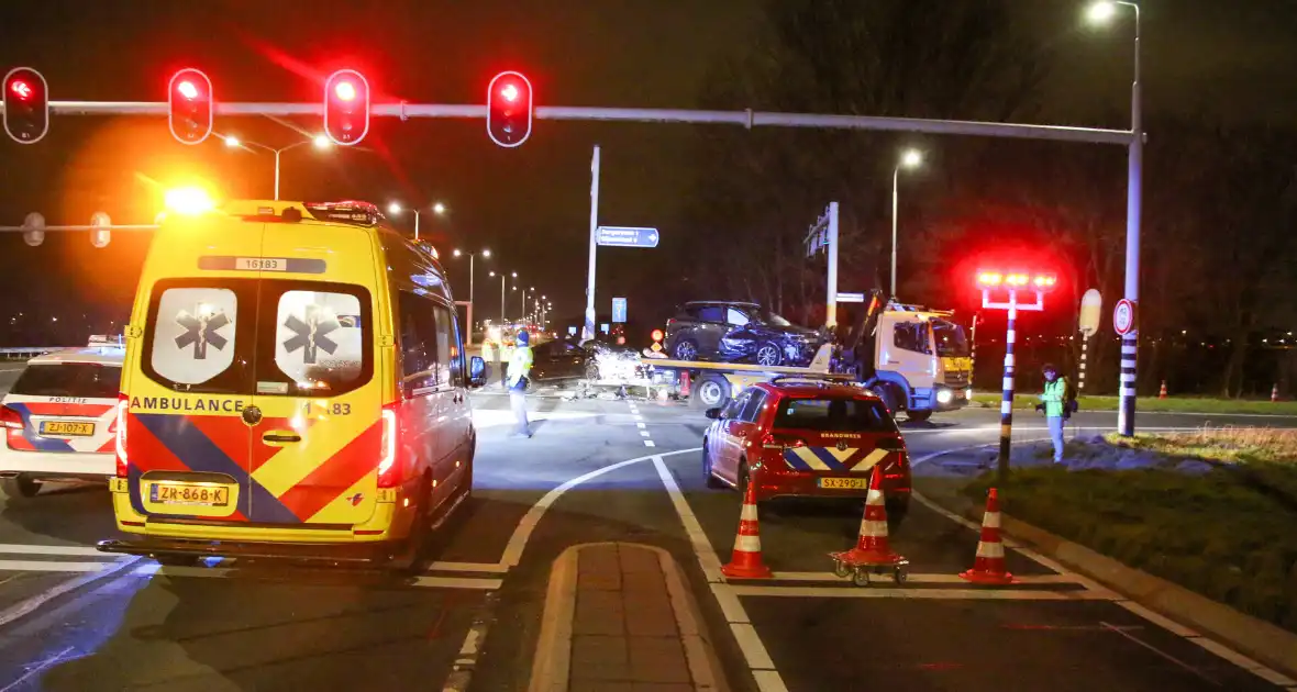 Meerdere gewonden bij fikse aanrijding - Foto 3