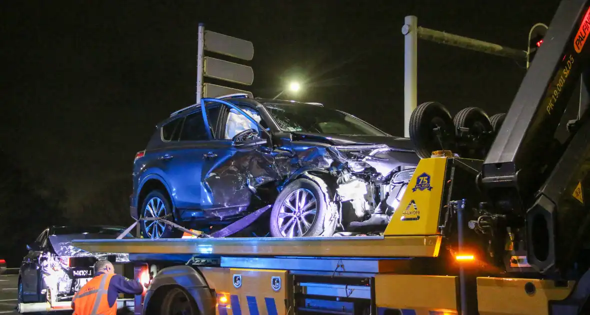 Meerdere gewonden bij fikse aanrijding - Foto 7