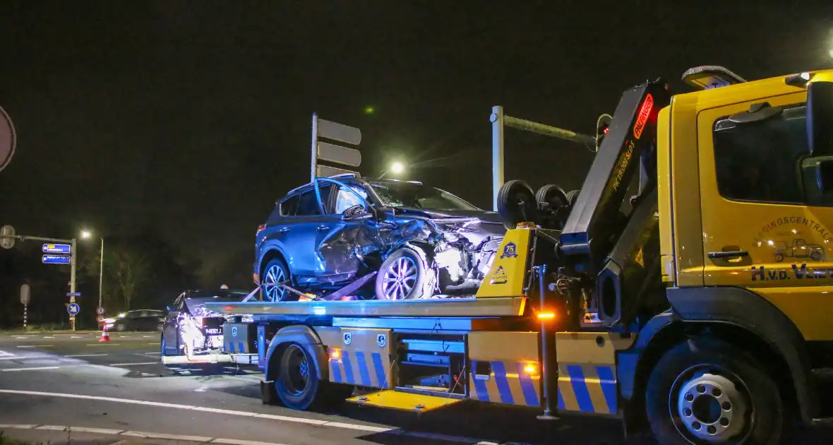 Meerdere gewonden bij fikse aanrijding - Foto 8