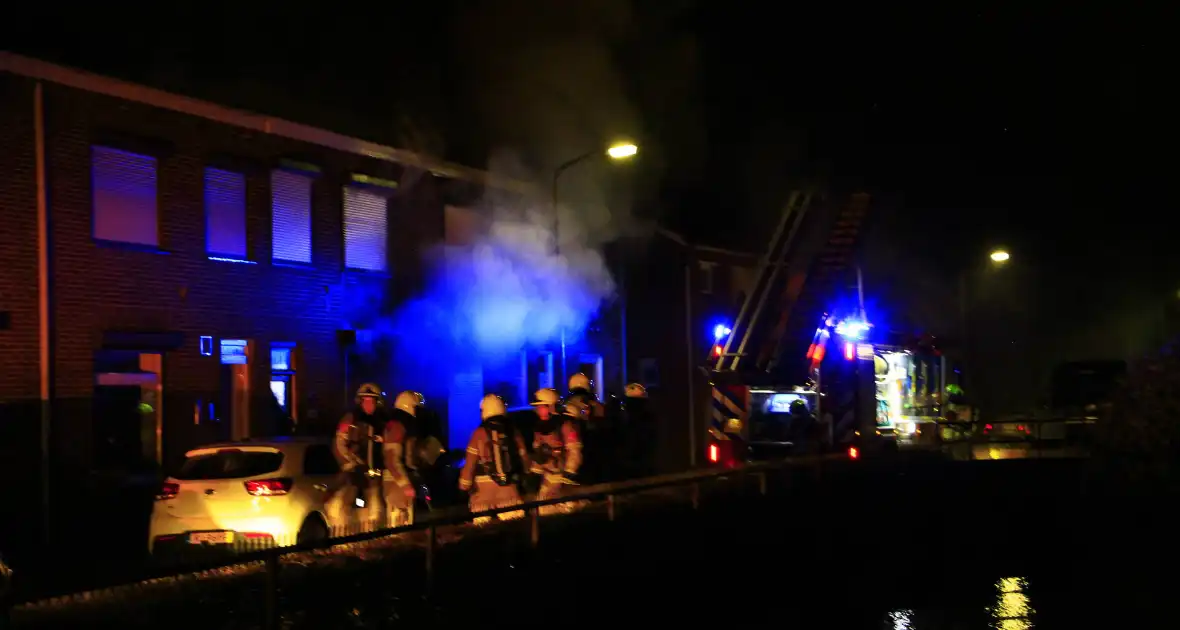 Woningen ontruimd door uitslaande brand - Foto 2