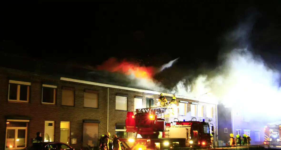 Woningen ontruimd door uitslaande brand - Foto 20