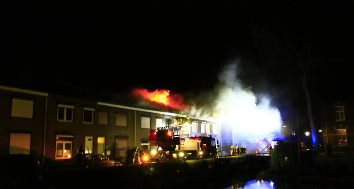 Woningen ontruimd door uitslaande brand - Foto 21