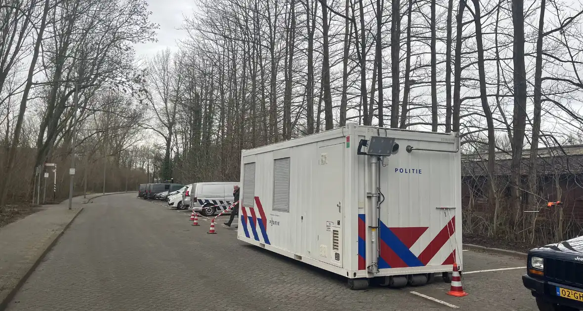 Groot politie onderzoek in nabijheid van sloot - Foto 1