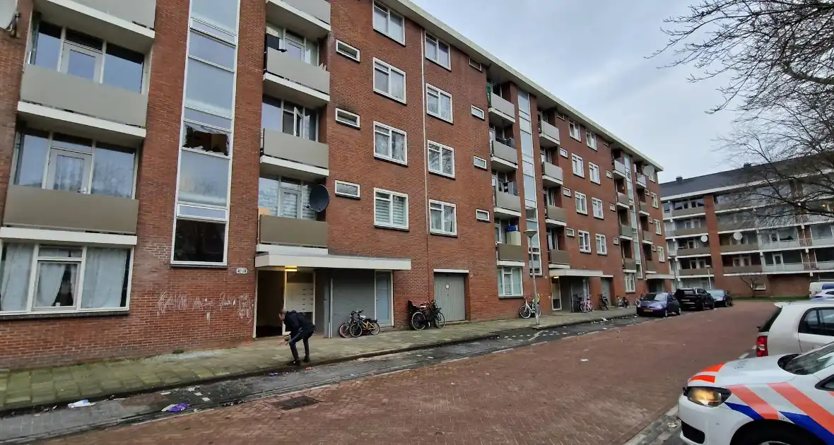 Schade door explosie in trappenhuis van flat - Foto 2