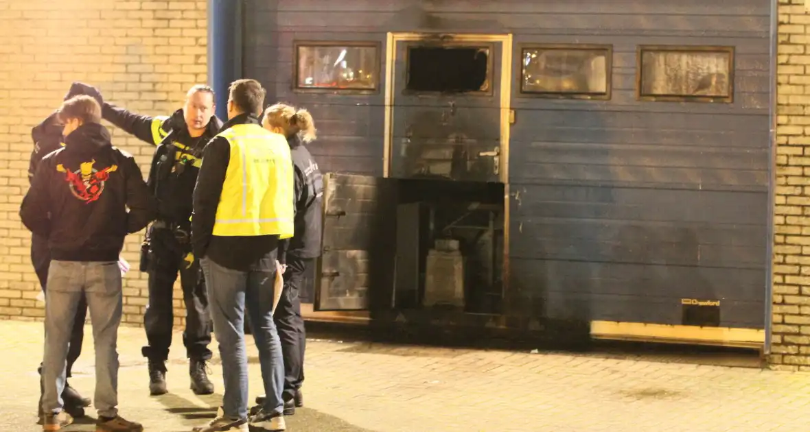 Brandstichting bij bedrijfspand in haven - Foto 14