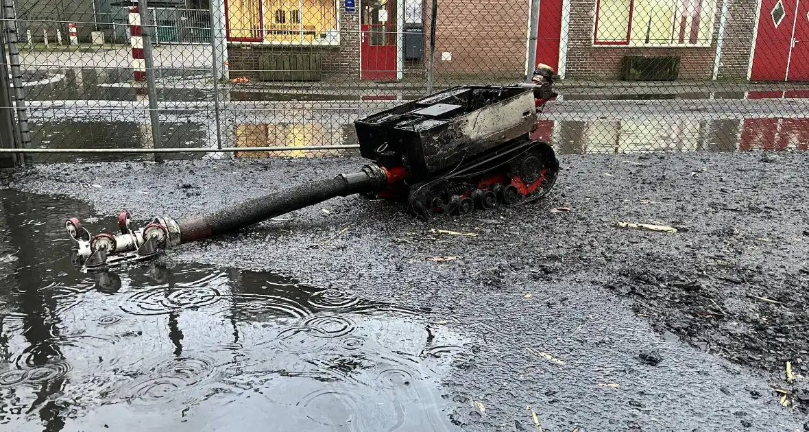 Schade na grote brand goed zichtbaar bij daglicht - Foto 3