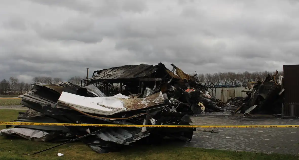 Schade goed zichtbaar na verwoestende brand - Foto 4