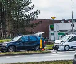 Weg deels afgesloten na verkeersongeval