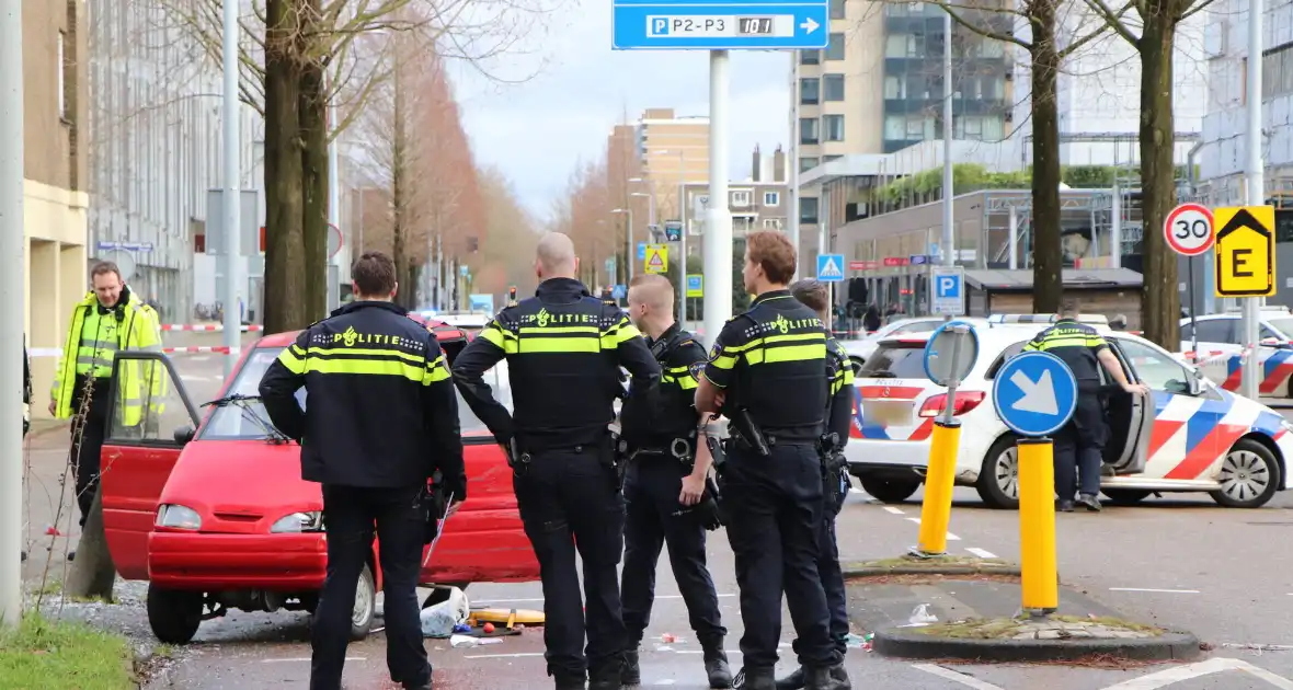 Brommobielen botsen op elkaar - Foto 3