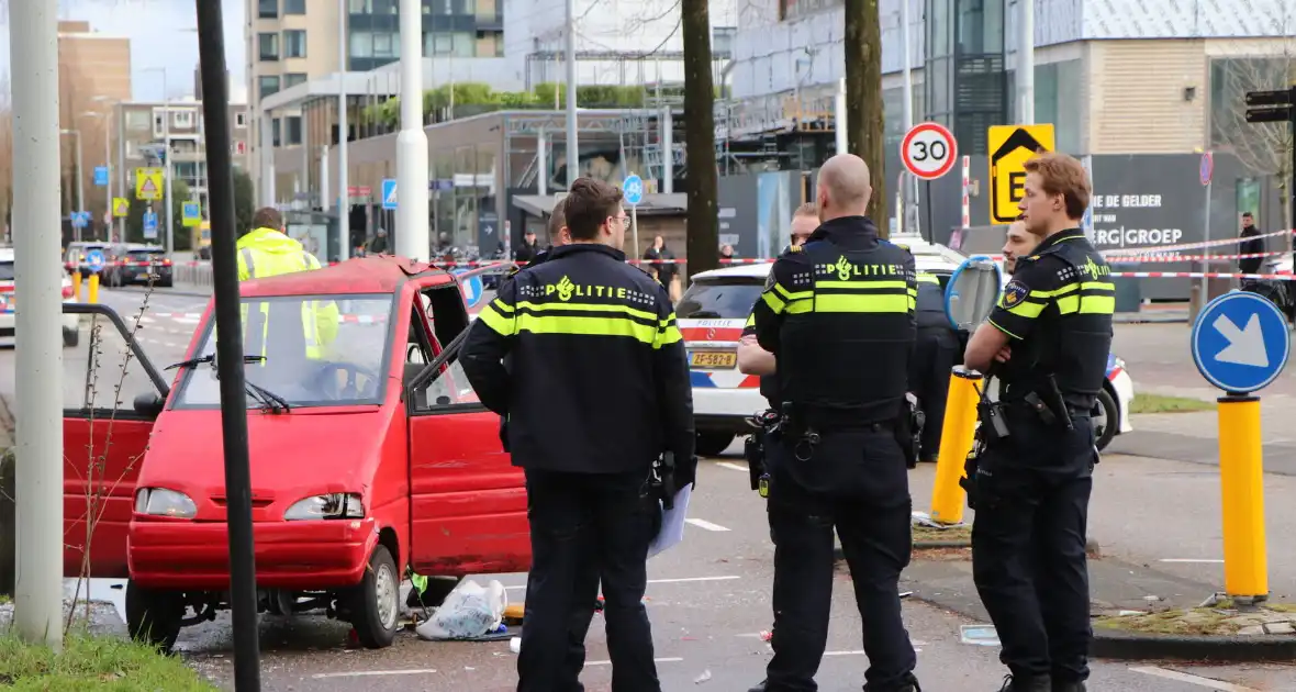 Brommobielen botsen op elkaar - Foto 5