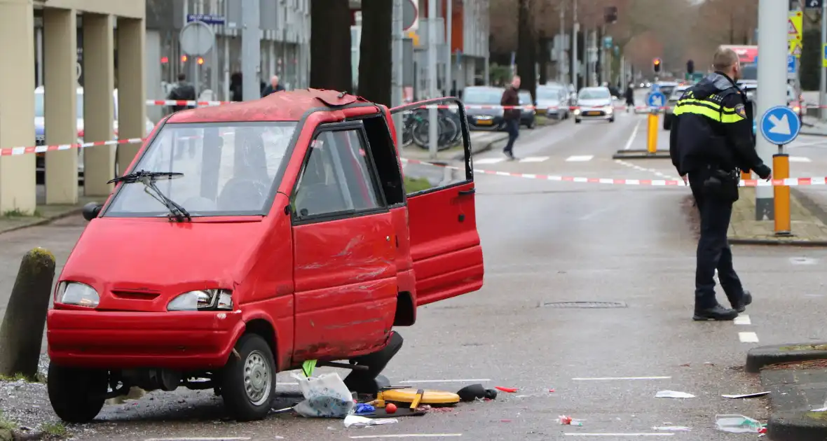 Brommobielen botsen op elkaar - Foto 6