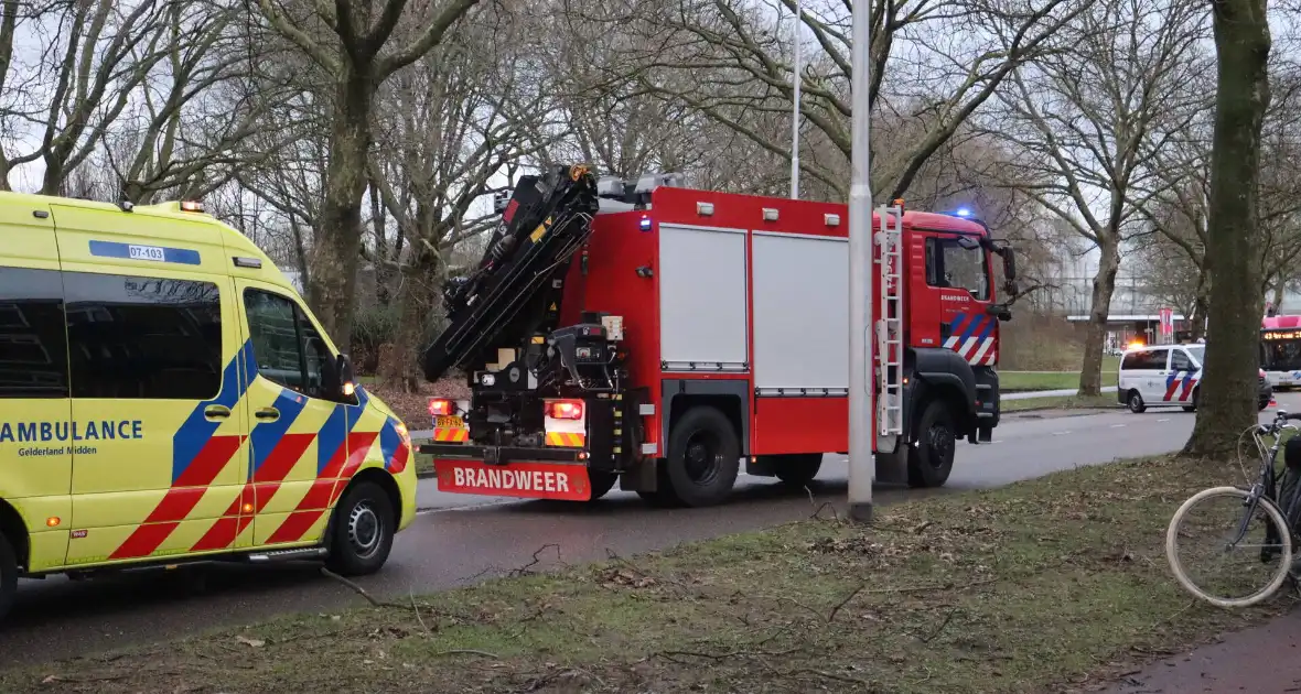 Fietser zwaargewond bij aanrijding met lijnbus - Foto 2