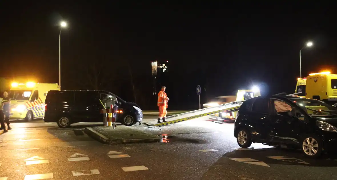 Flinke schade na botsing op kruising - Foto 4