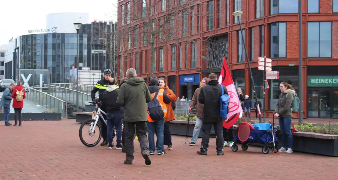 Schoonmaakactie door extinction rebellion - Foto 7