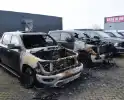 Twee pick-ups zwaar beschadig door brand