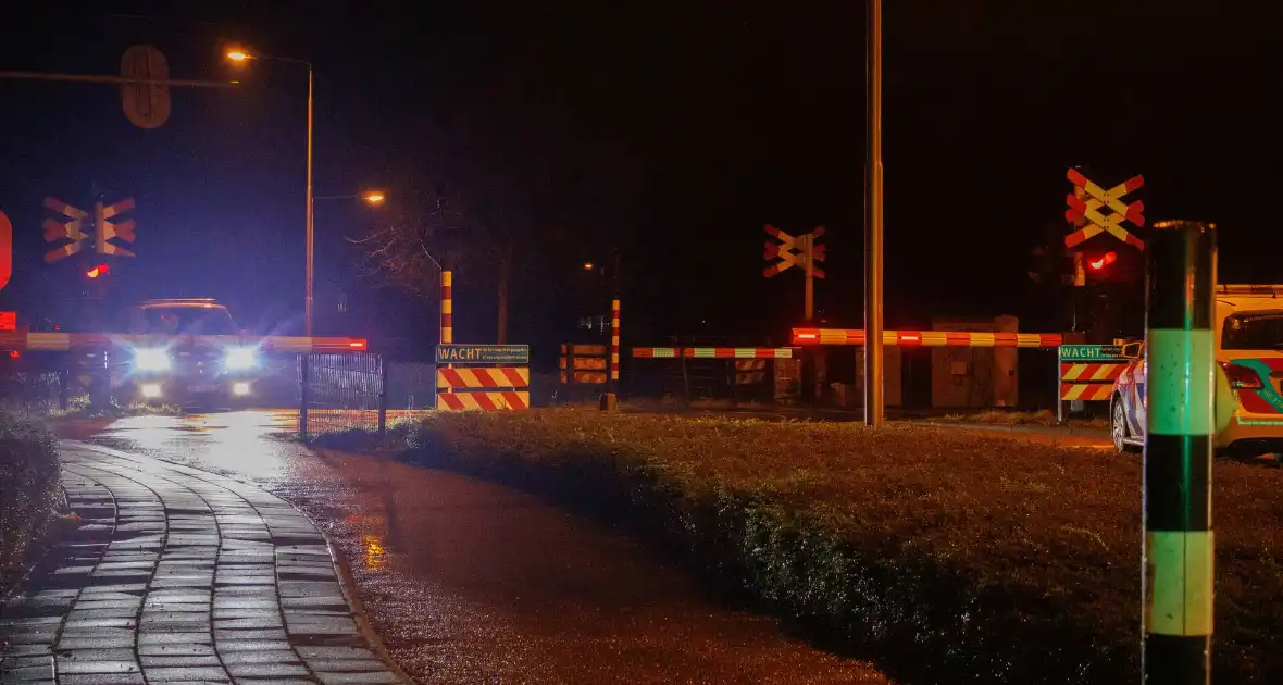 Treinverkeer gestremd en spoorovergangen dicht door aanrijding - Foto 1