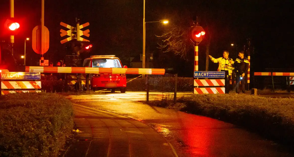 Treinverkeer gestremd en spoorovergangen dicht door aanrijding - Foto 2