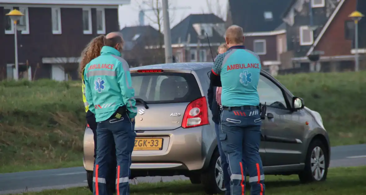 Twee automobilisten botsing op bekende kruising - Foto 4