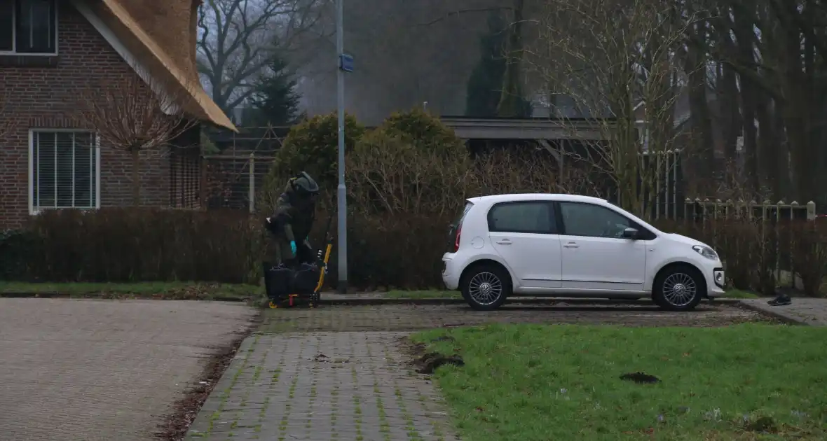 Groot gebied afgezet vanwege verdacht pakket EOD aanwezig - Foto 4