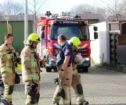 Brandweer onderzoekt vreemde geur in woning