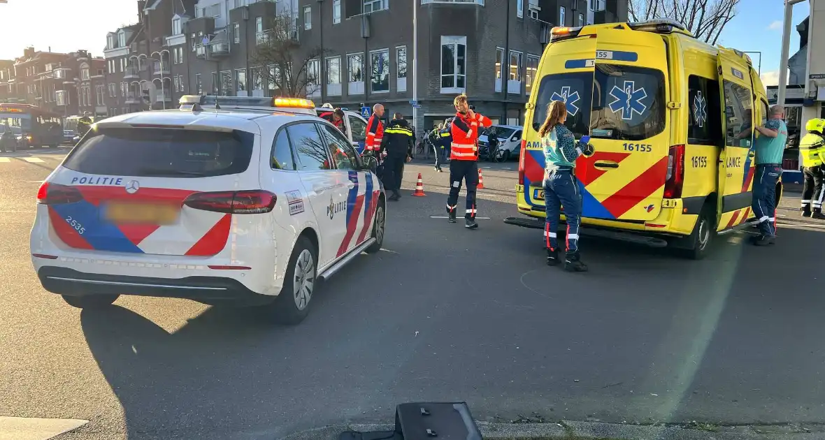 Traumateam ingezet bij aanrijding tussen lijnbus en fietser - Foto 5