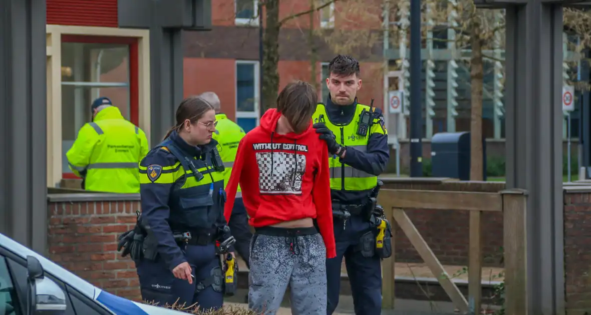 Man aangehouden in woning - Foto 1