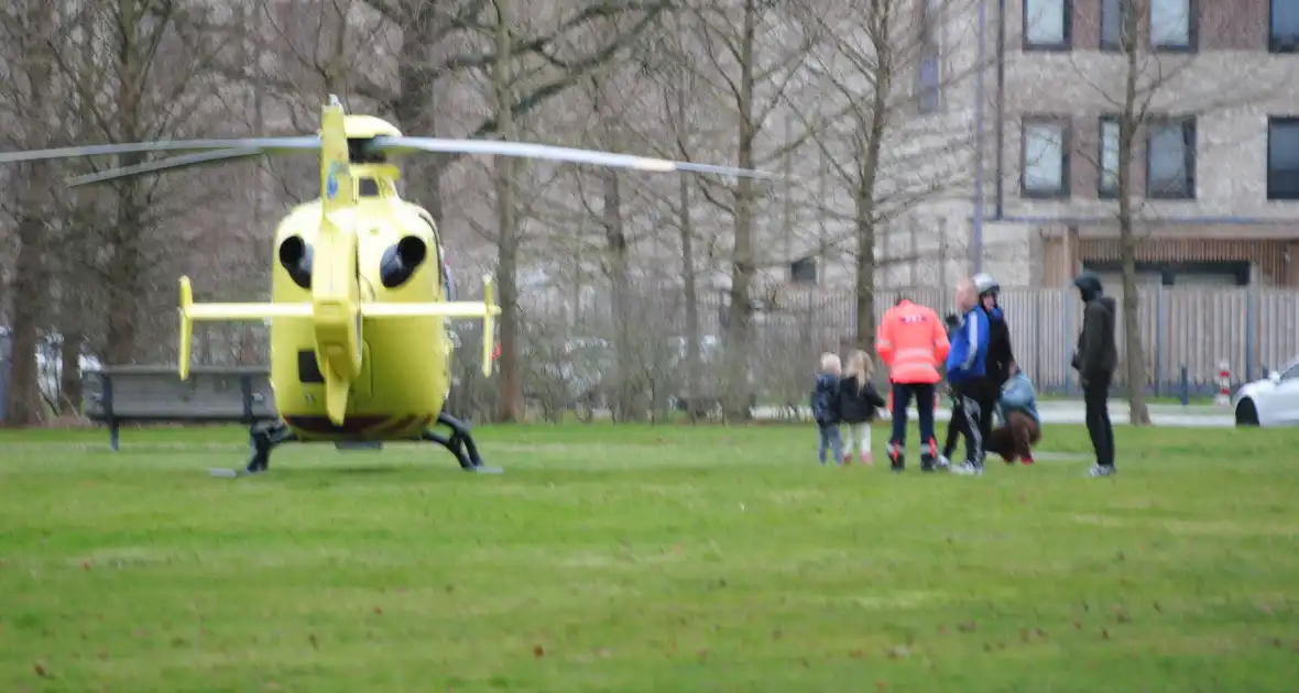 Traumaheli landt voor medische noodsituatie - Foto 6