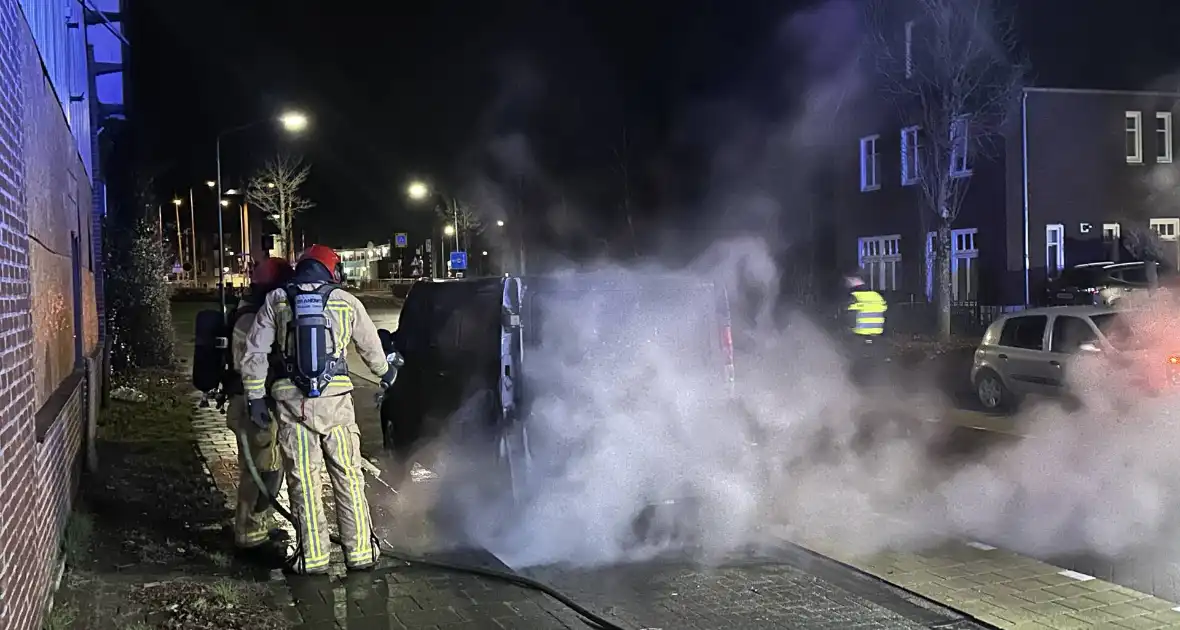 Bestelbus beschadigd door brand - Foto 2