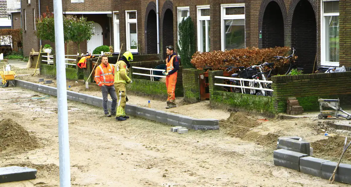 Gasleiding geraakt bij aanleg stoeprand - Foto 4