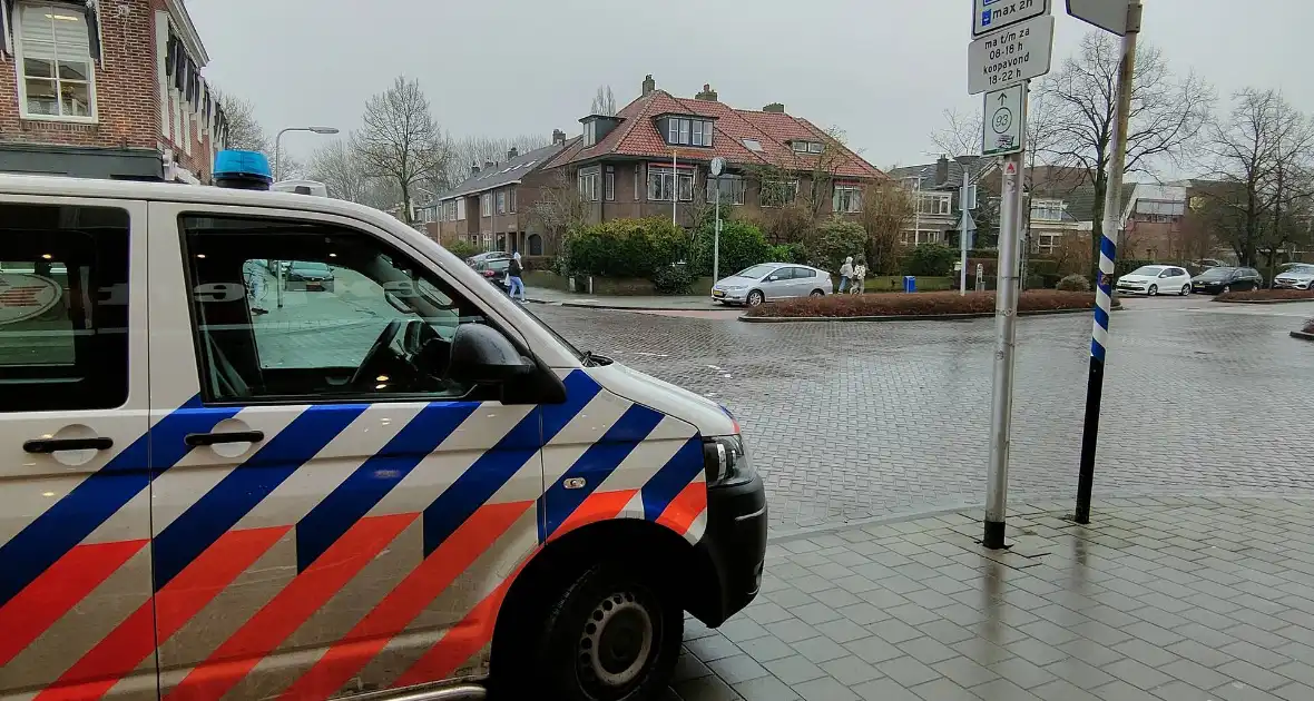 Fietser komt in aanrijding met personenauto - Foto 5