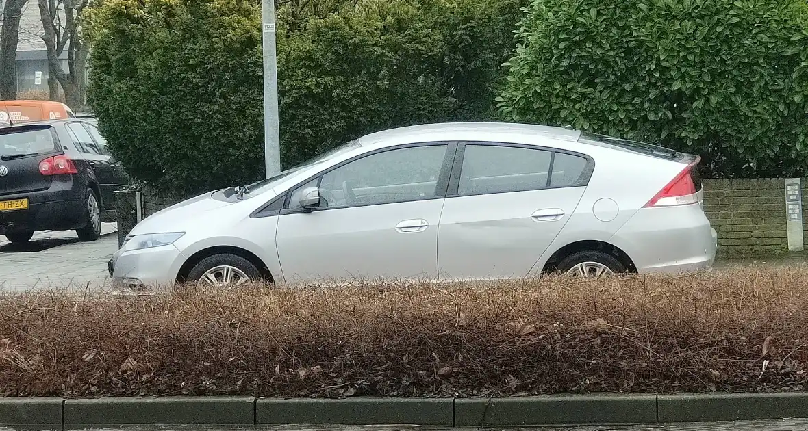 Fietser komt in aanrijding met personenauto - Foto 6