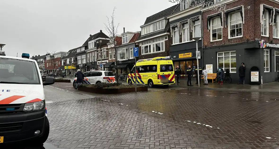 Fietser komt in aanrijding met personenauto - Foto 7