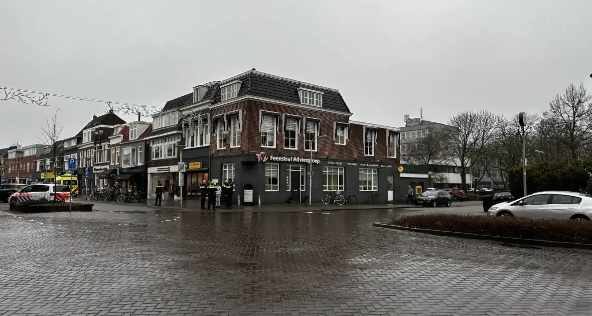 Fietser komt in aanrijding met personenauto - Foto 8