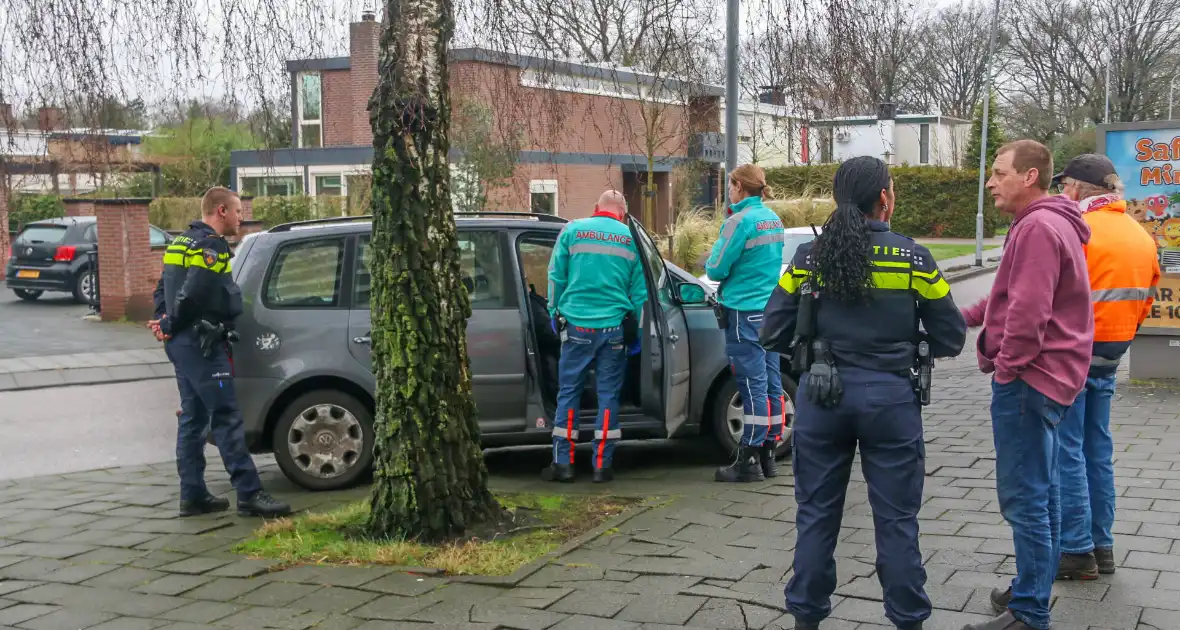 Auto naar huis geduwd na ongeval - Foto 2