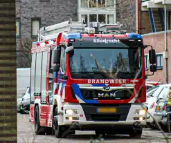 Brandweer verricht onderzoek in flat