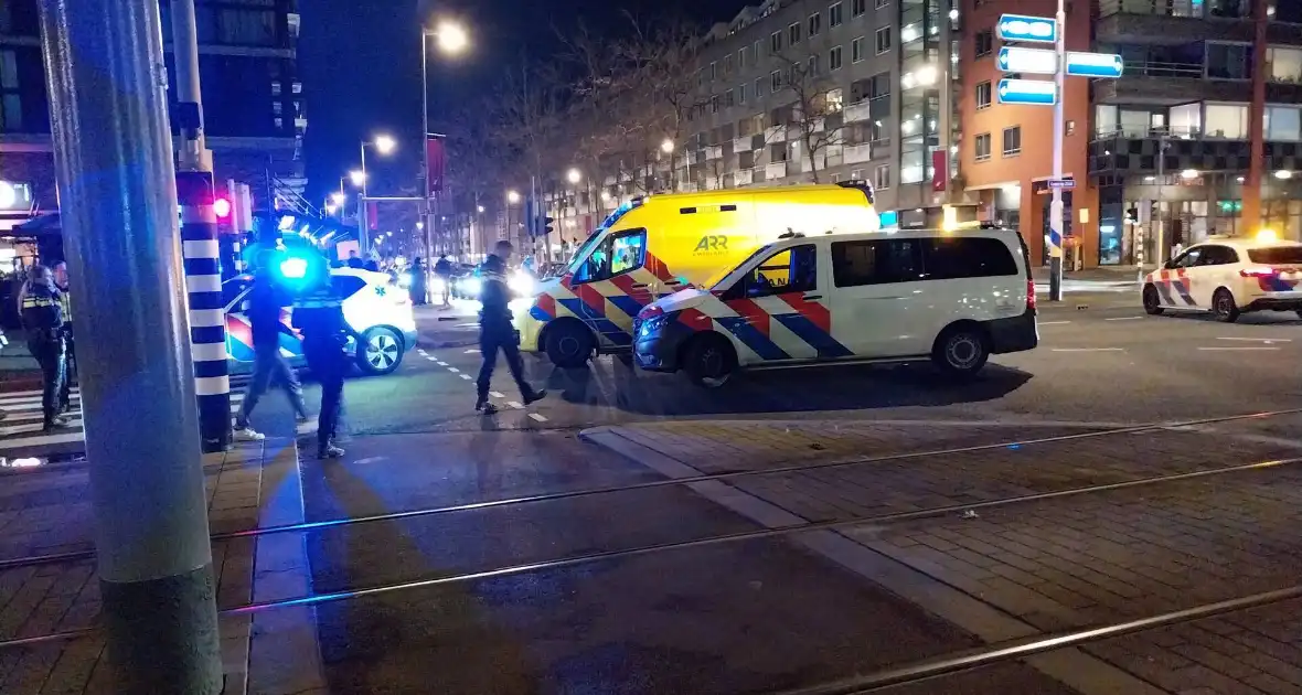 Fietser en scooterrijder komen hard ten val na botsing - Foto 2