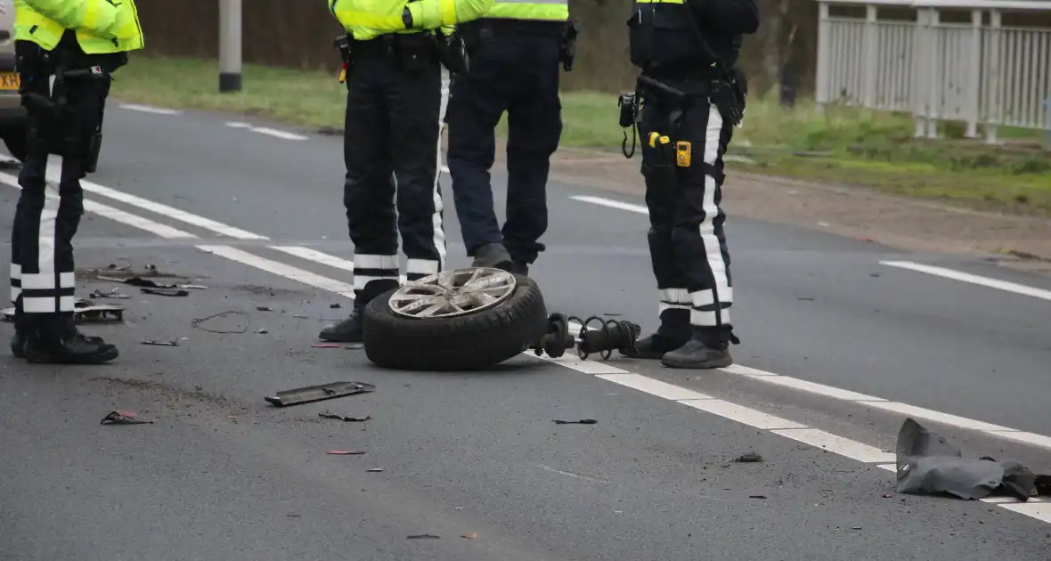 Veel bekeuringen bij frontale botsing - Foto 4