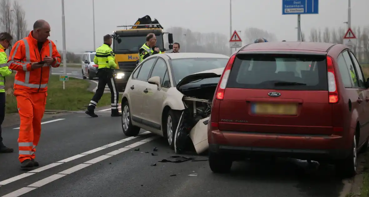 Veel bekeuringen bij frontale botsing - Foto 5