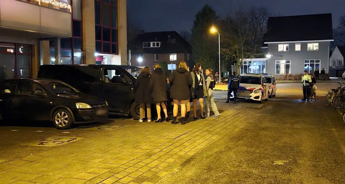 Bewoner besmeurt studentenauto met kibbeling