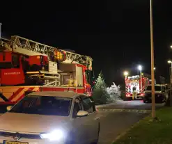 Brand bij deur van woning na explosie