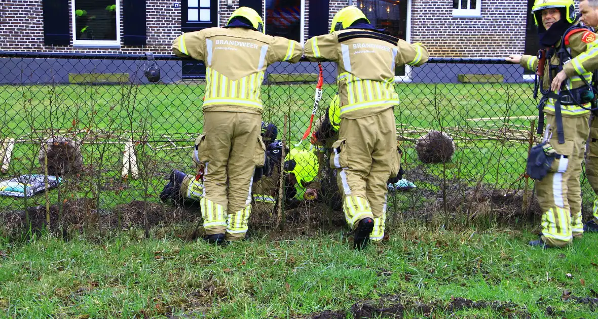 Gasleiding geraakt tijdens planten van bomen - Foto 1