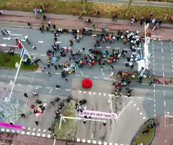 XR-demonstranten blokkeren verkeersader