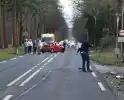 Gewonde en flinke schade na aanrijding tussen drie voertuigen