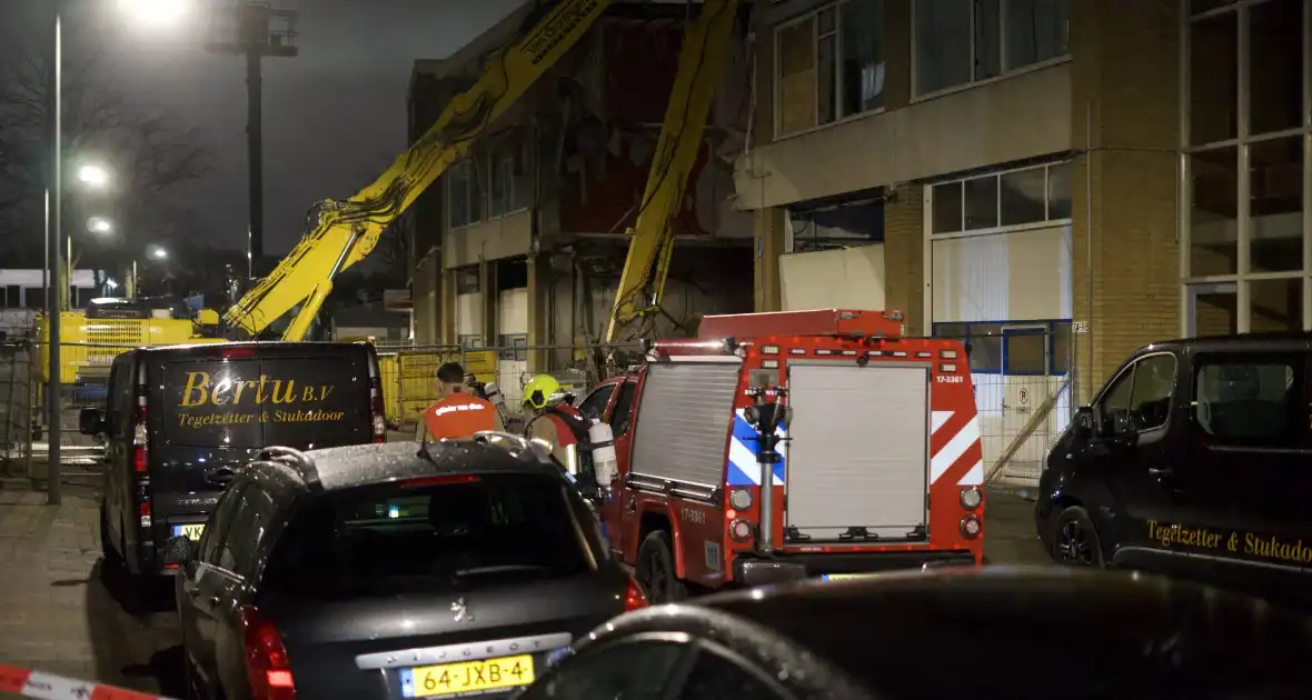 Onderzoek naar lekkage bij gebouw waar eerder explosie was - Foto 3