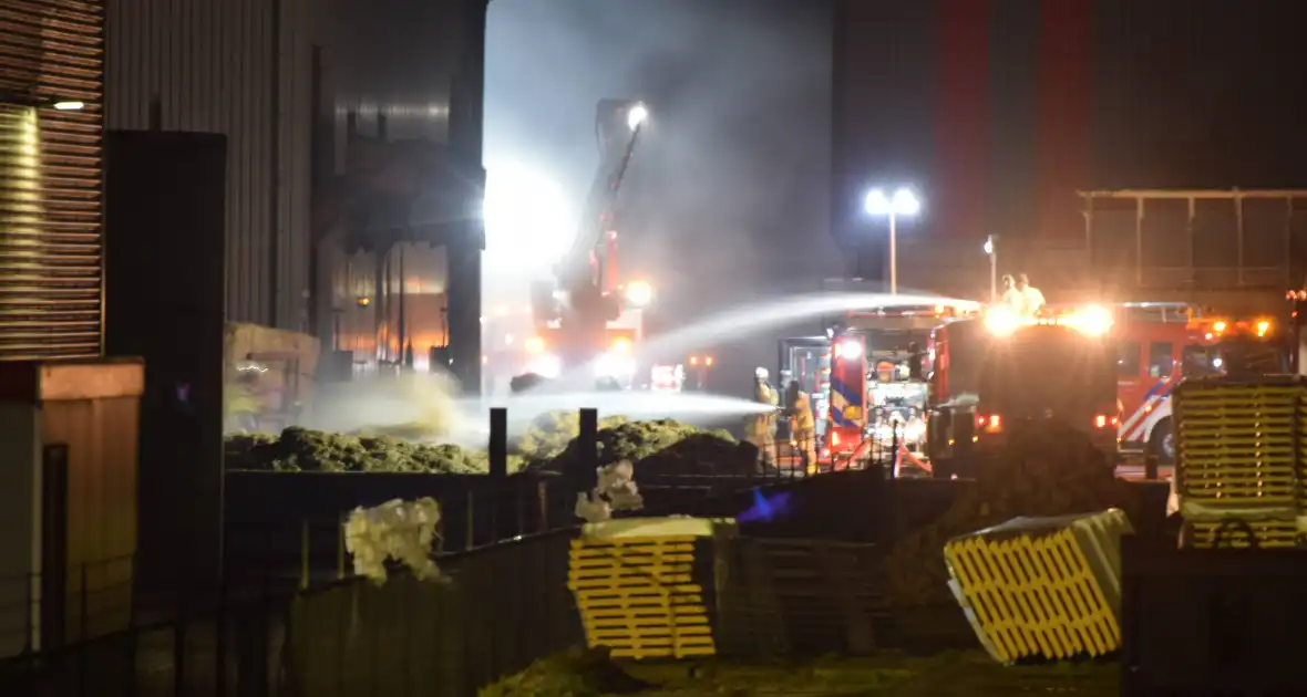 Grote brand in loods met hooi - Foto 11