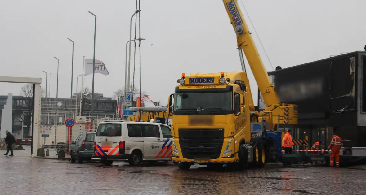 Schade goed te zien na hevige rellen - Foto 20